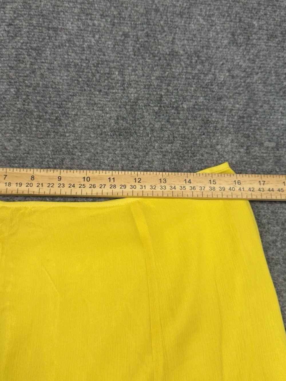ST. JOHN Silk Wmns Yellow Blouse With Skirt Set READ Measurments - Picture 10 of 16